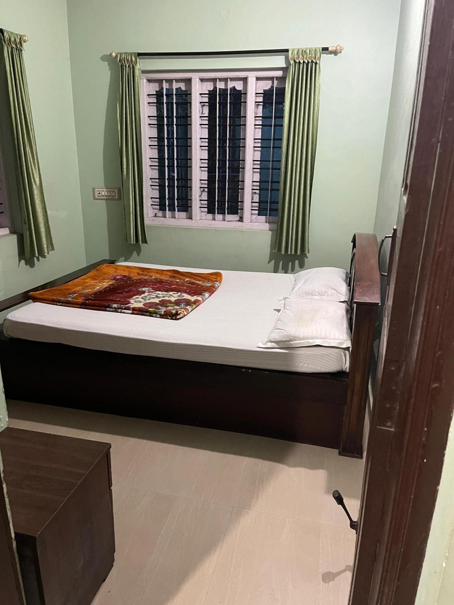 Eshwarkrupa Homestay Madikeri Exterior photo
