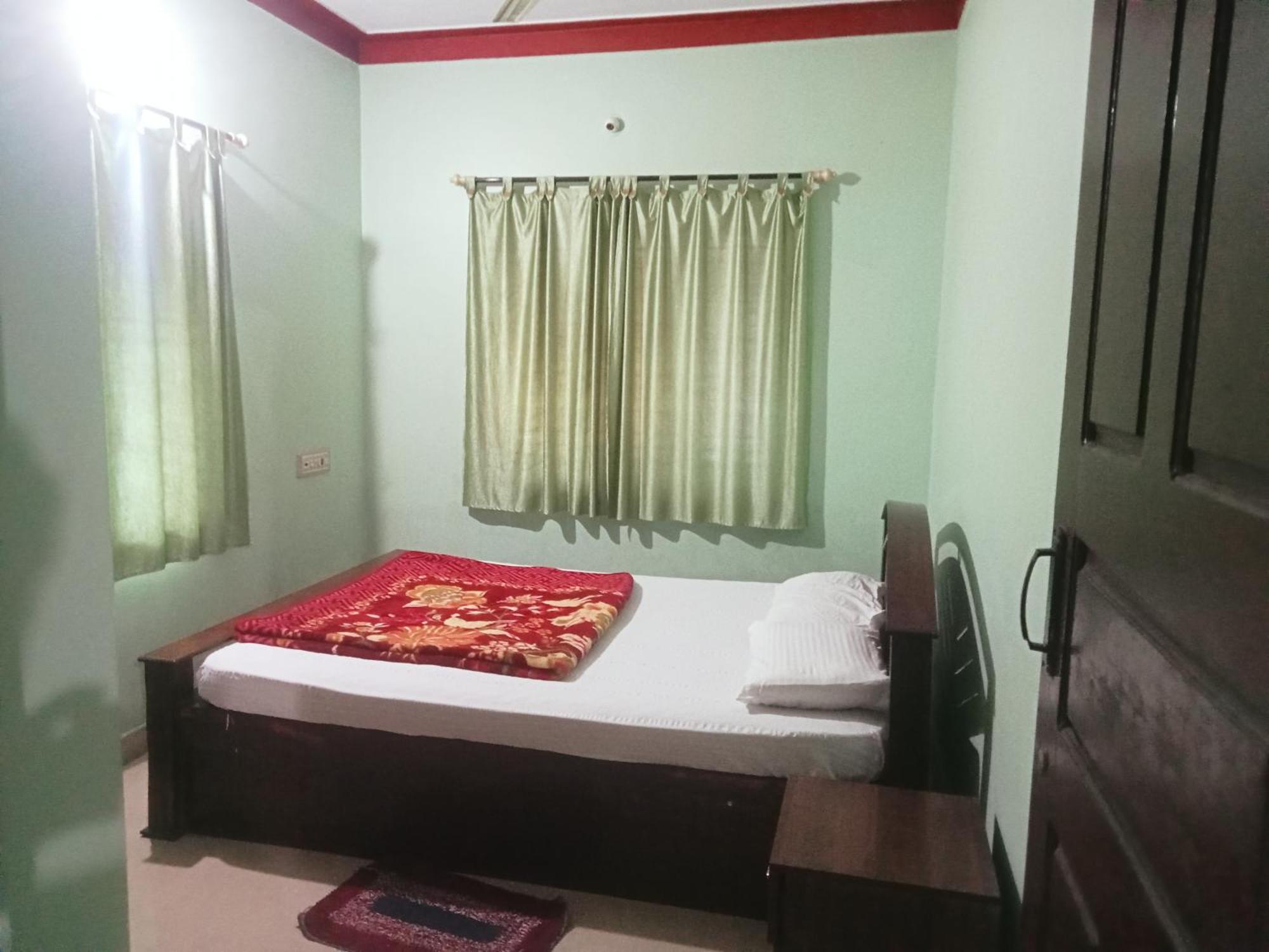 Eshwarkrupa Homestay Madikeri Exterior photo