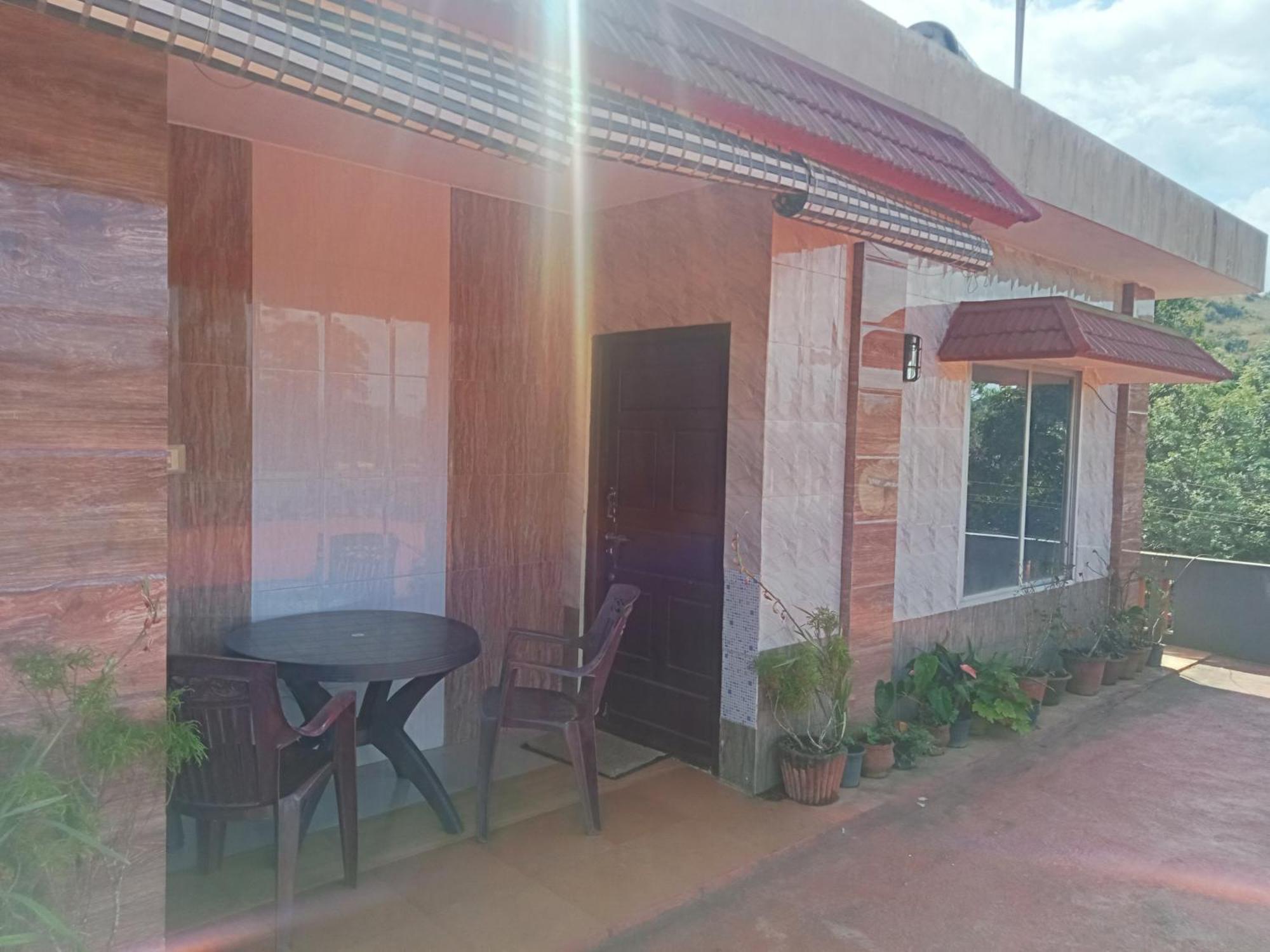 Eshwarkrupa Homestay Madikeri Exterior photo